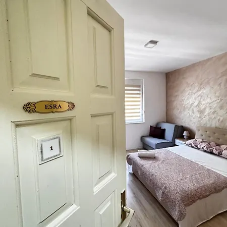 Esra شقة موستار