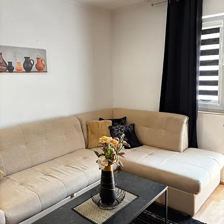 Esra شقة موستار